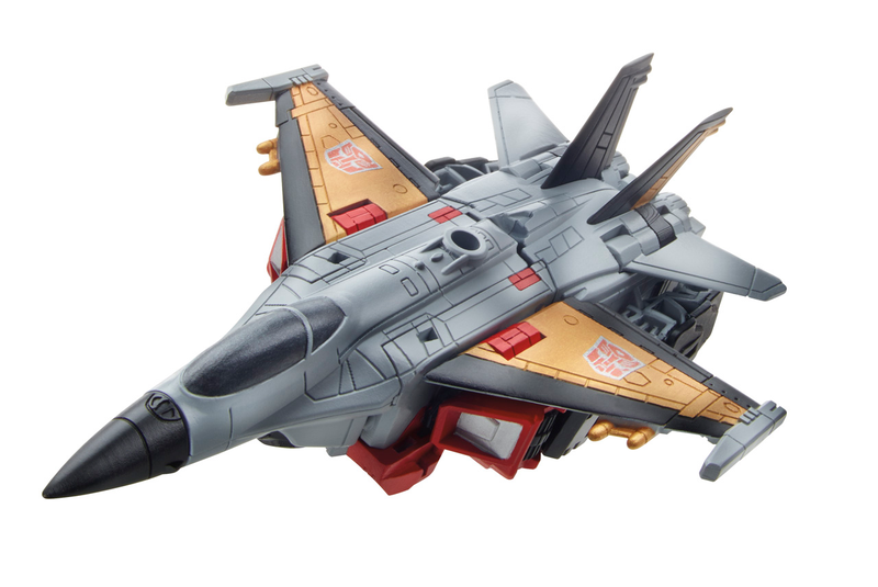 Illustration for article titled Next Year's Transformers Combine To Form Awesome
